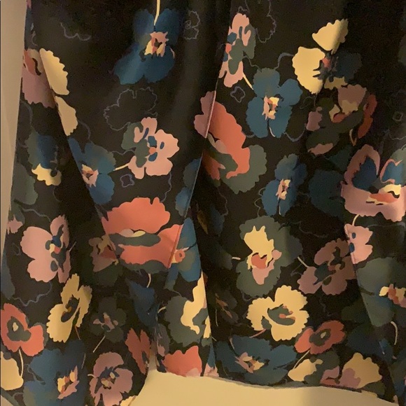 VS Robe - Picture 3 of 4